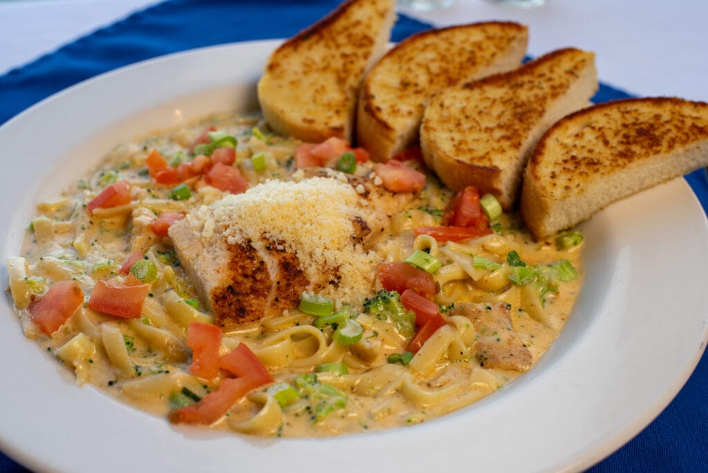 crows nest chicken fettuccine (6)